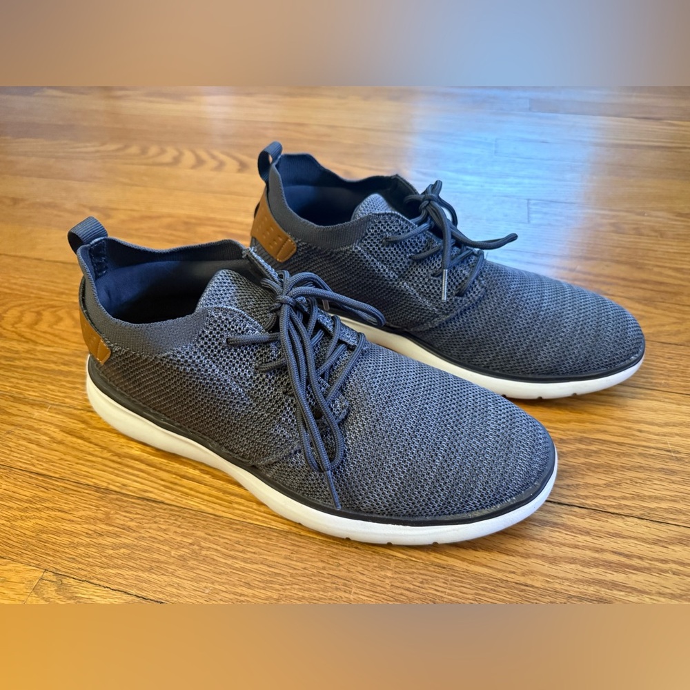 Men's Gray Athletic Shoes